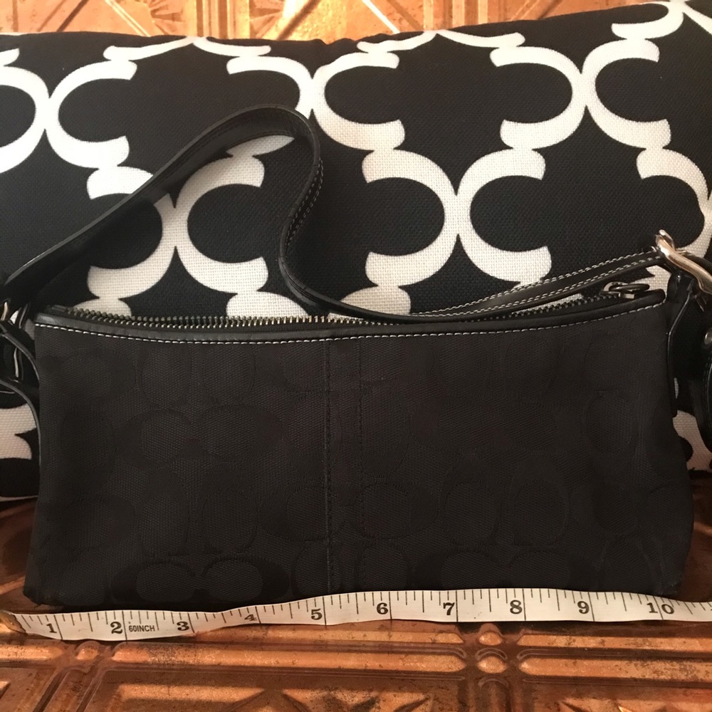Very used Coach black shoulder bag